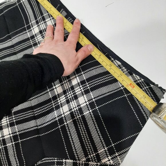 Stunning pure wool luxury Holt Renfrew asymmetrical plaid midi retro skirt - Picture 16 of 16